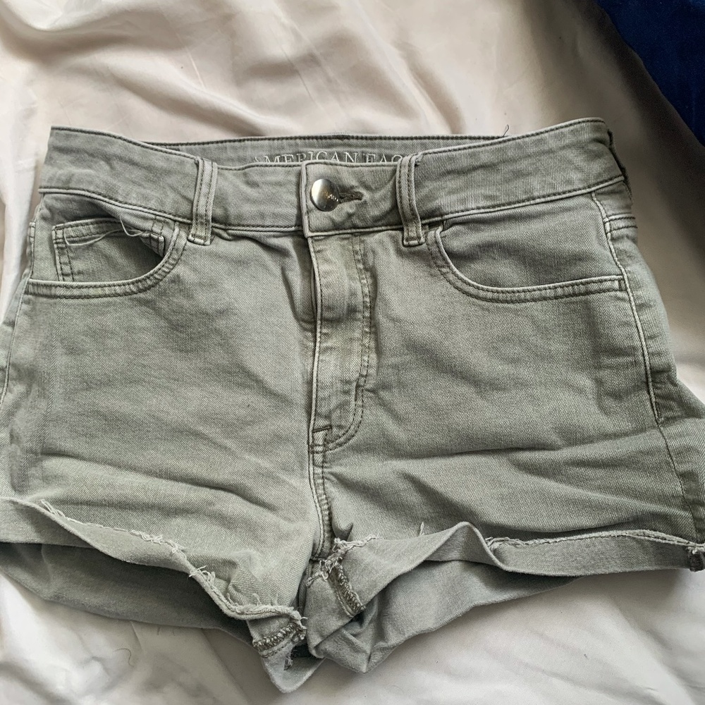 American Eagle olive shorts